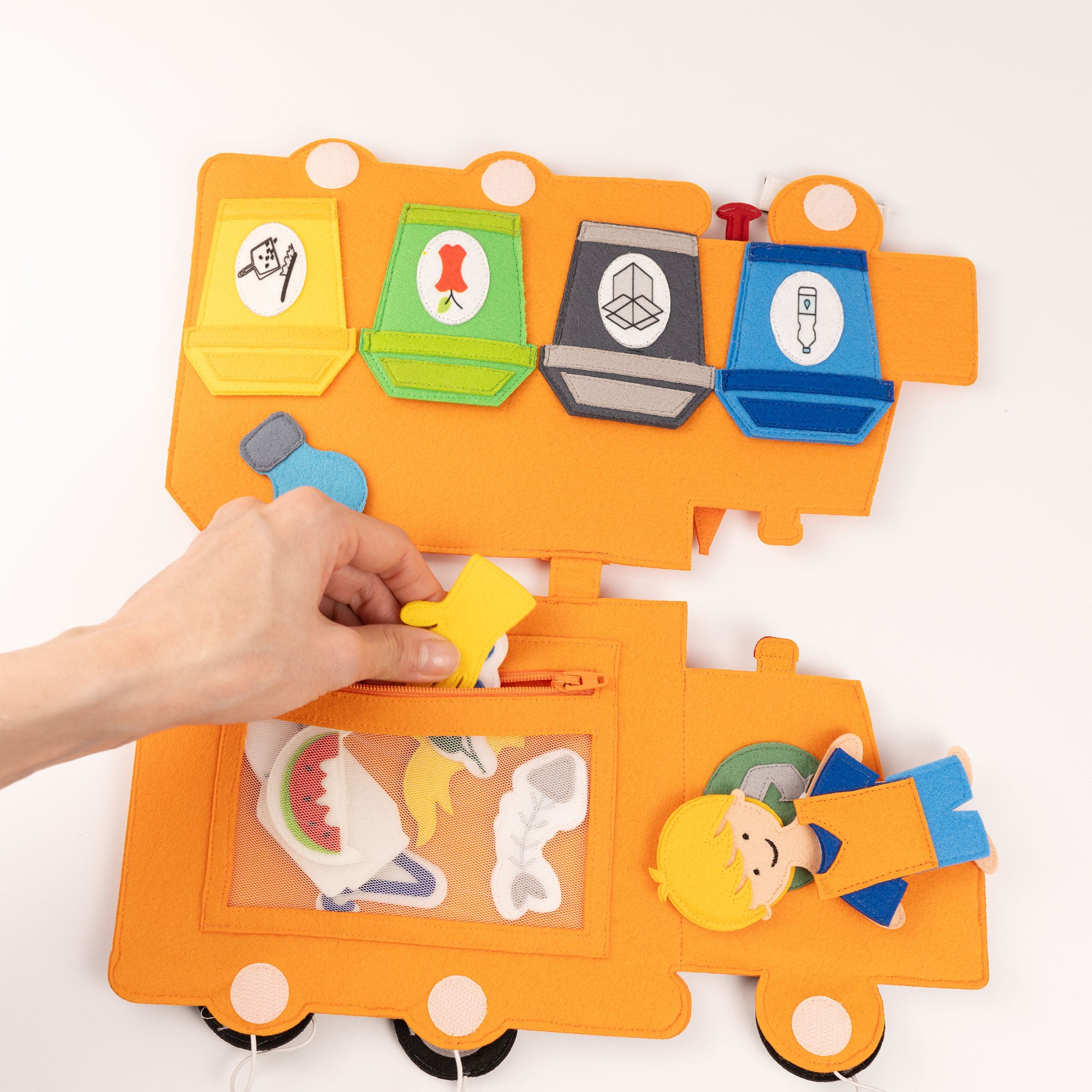 Travel Buddy garbage truck