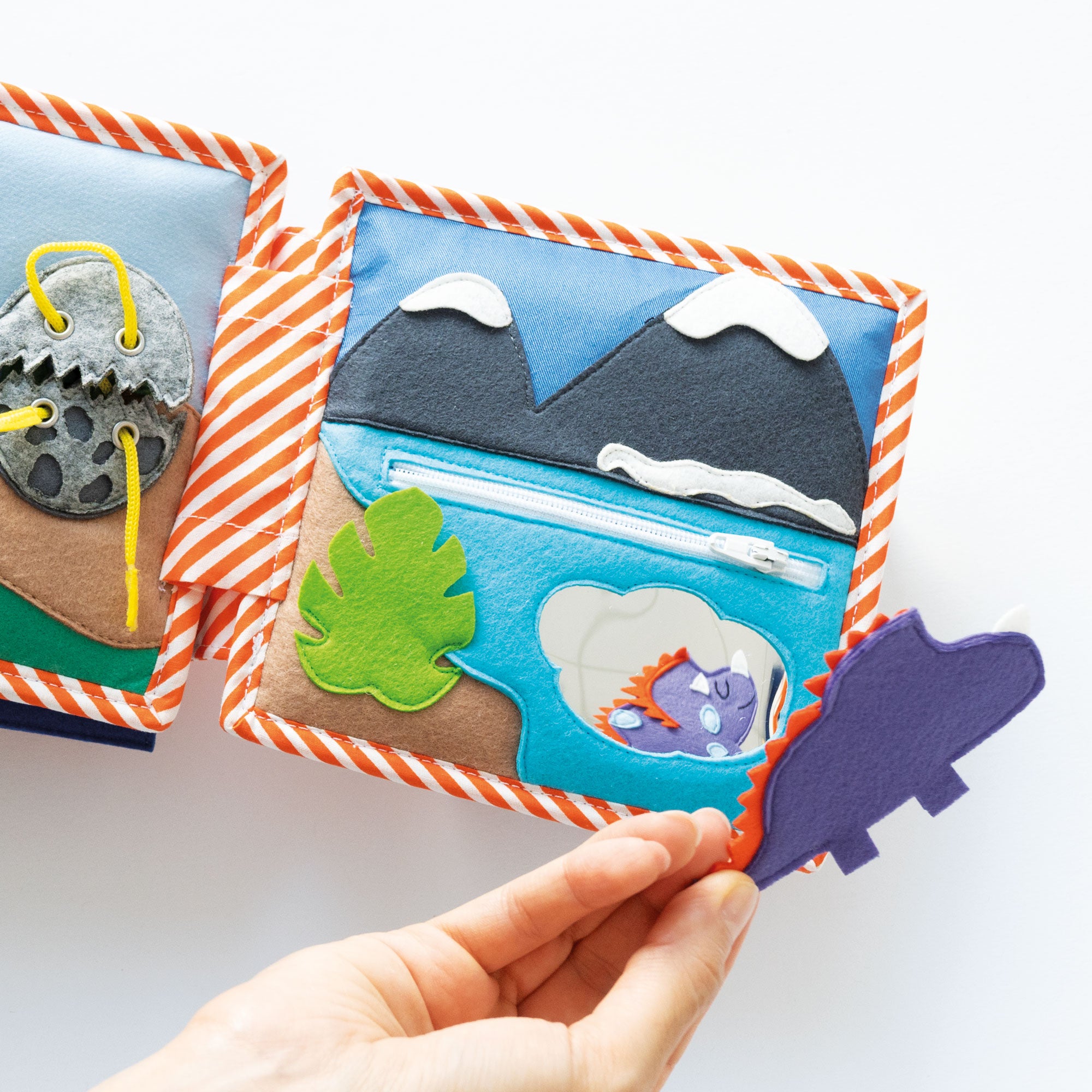 Dino Friends - 6 Pages Mini Quiet Book