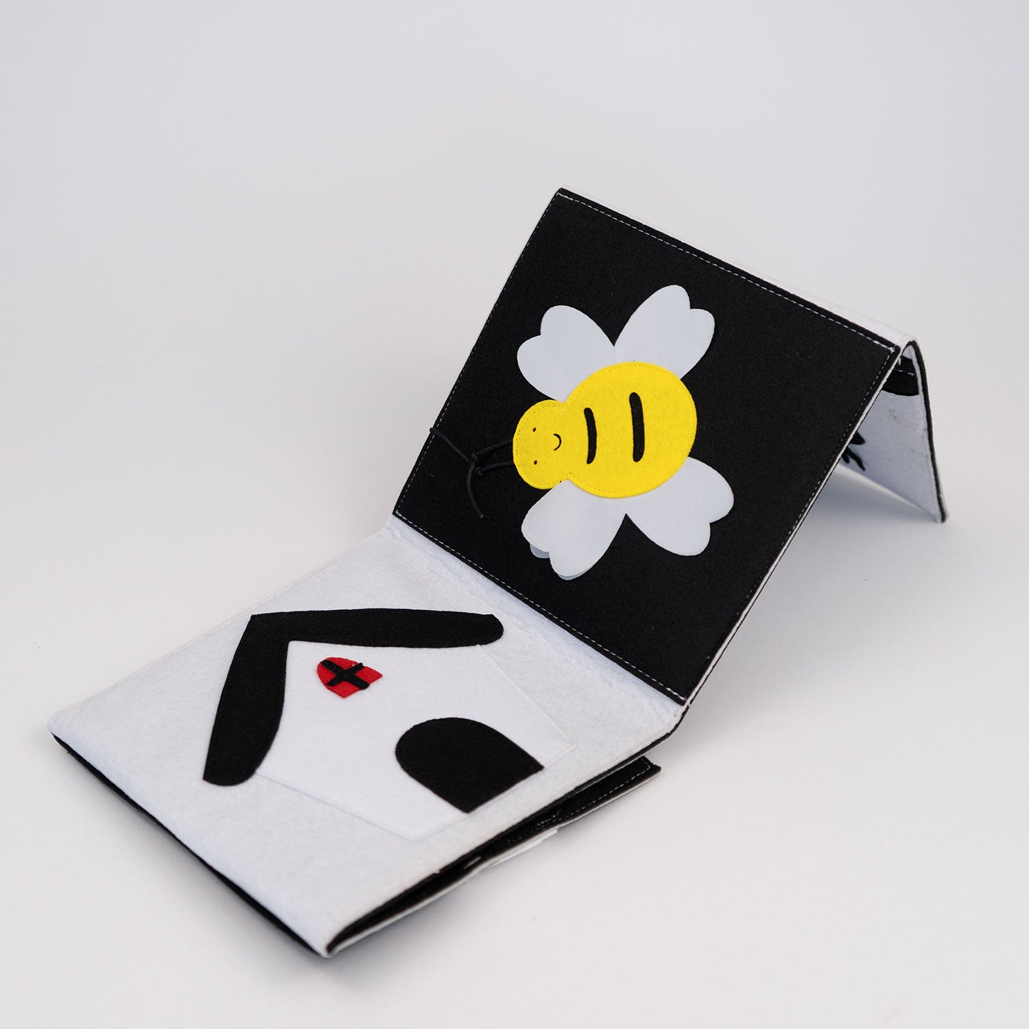 Black and White "High Contrasts" booklet