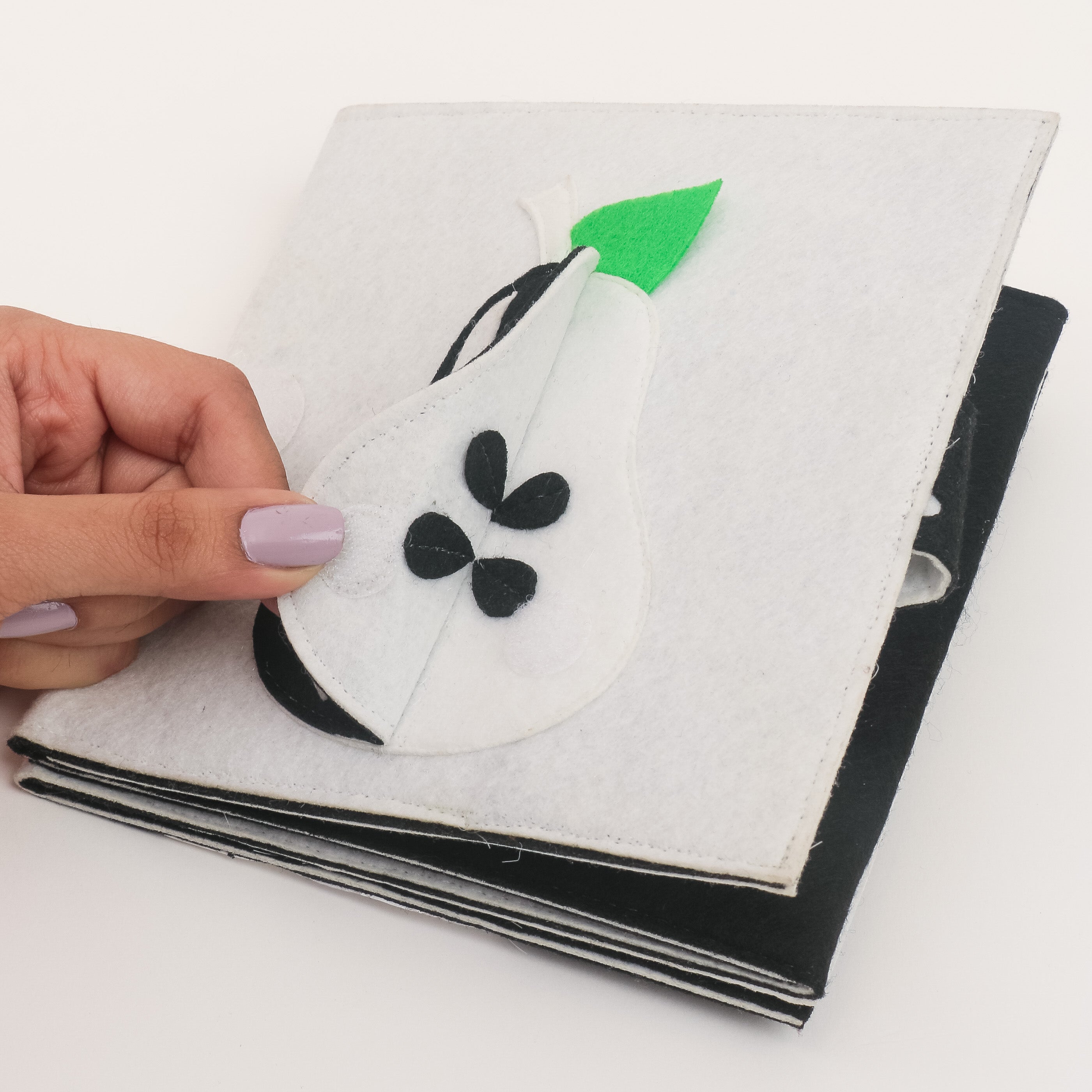 Black and White "High Contrasts" booklet