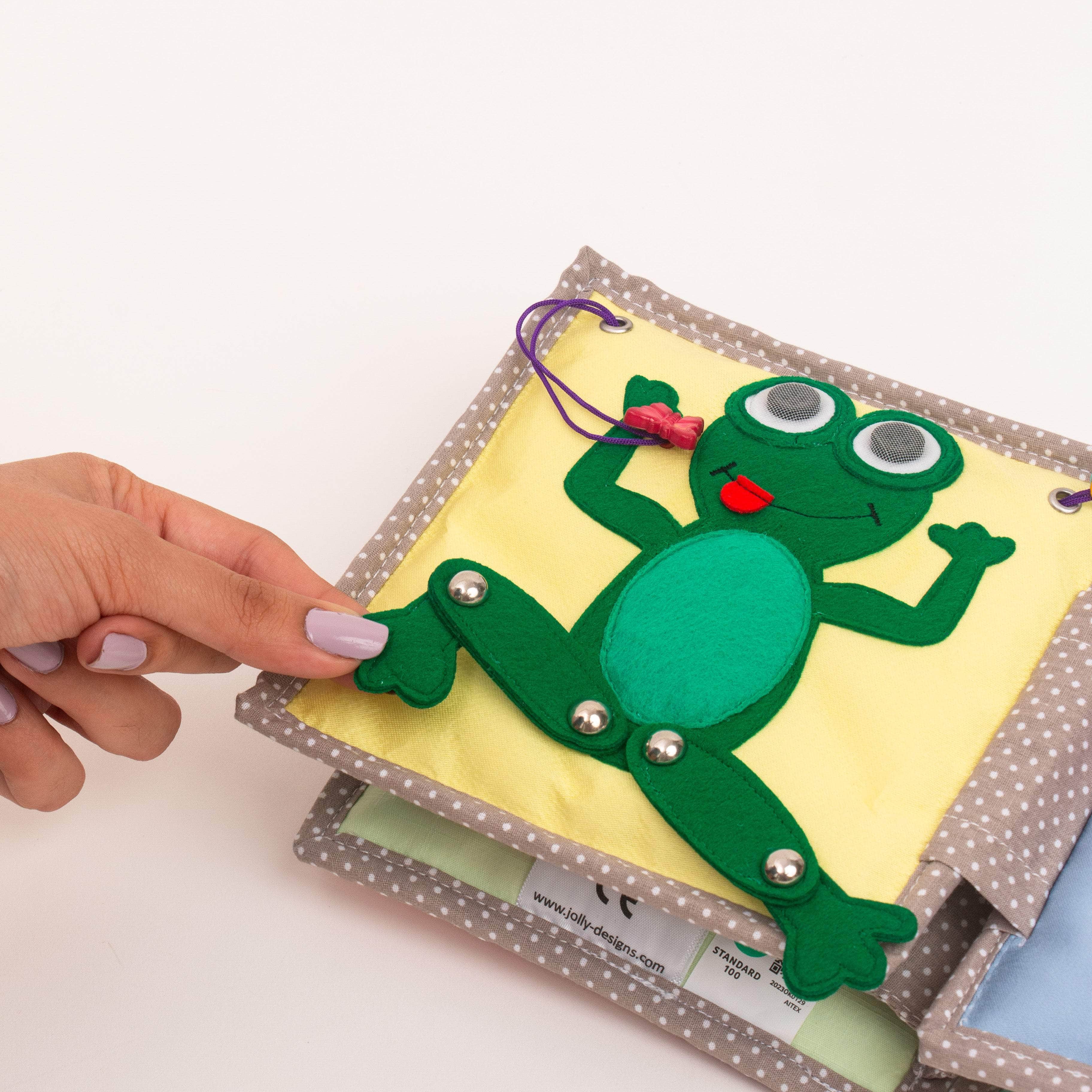 Dösender Löwe – 6 Seiten Mini Quiet Book